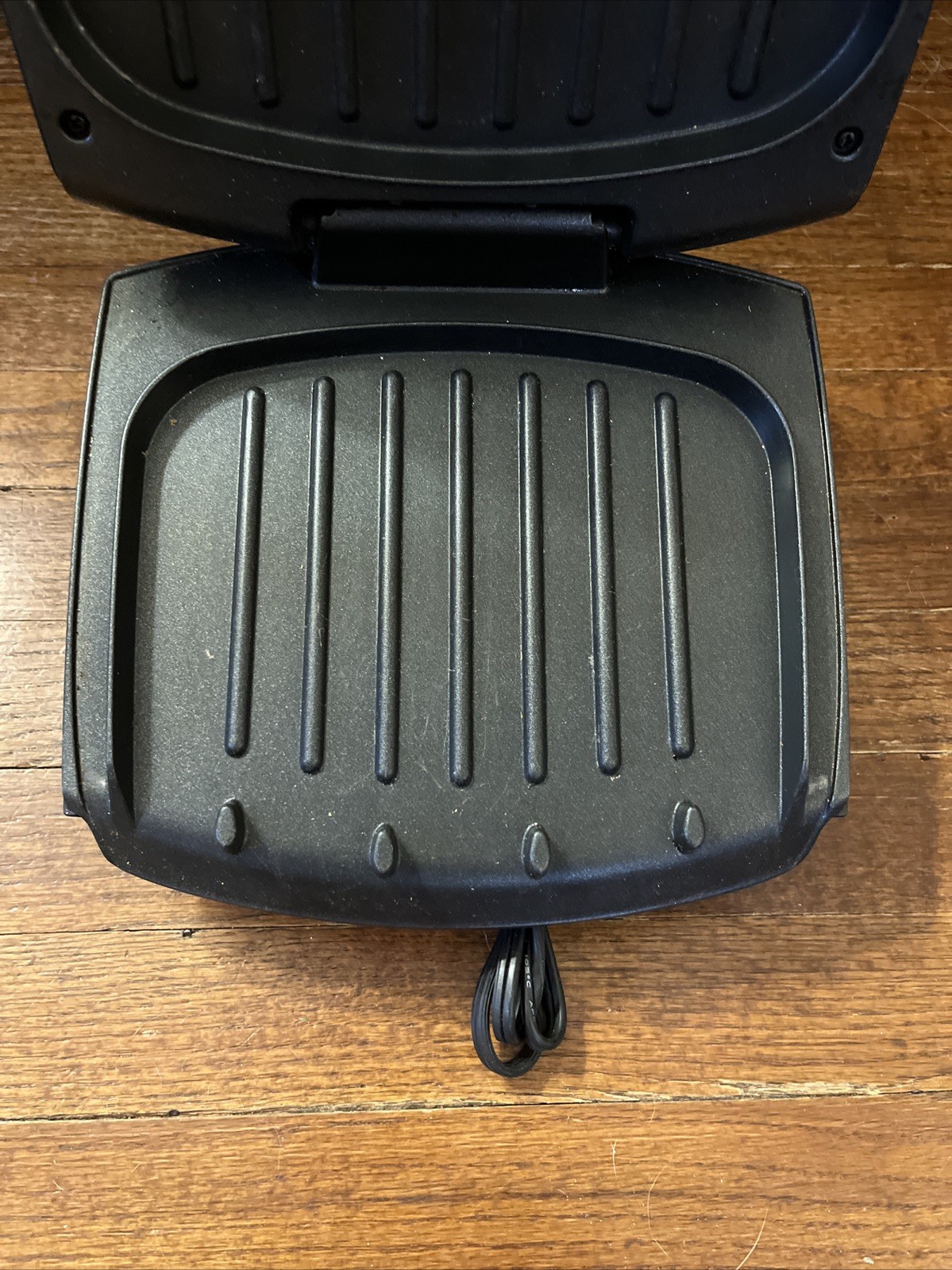 George Foreman Lean Mean Fat Reducing Grilling Machine 2007 Model # GR2B