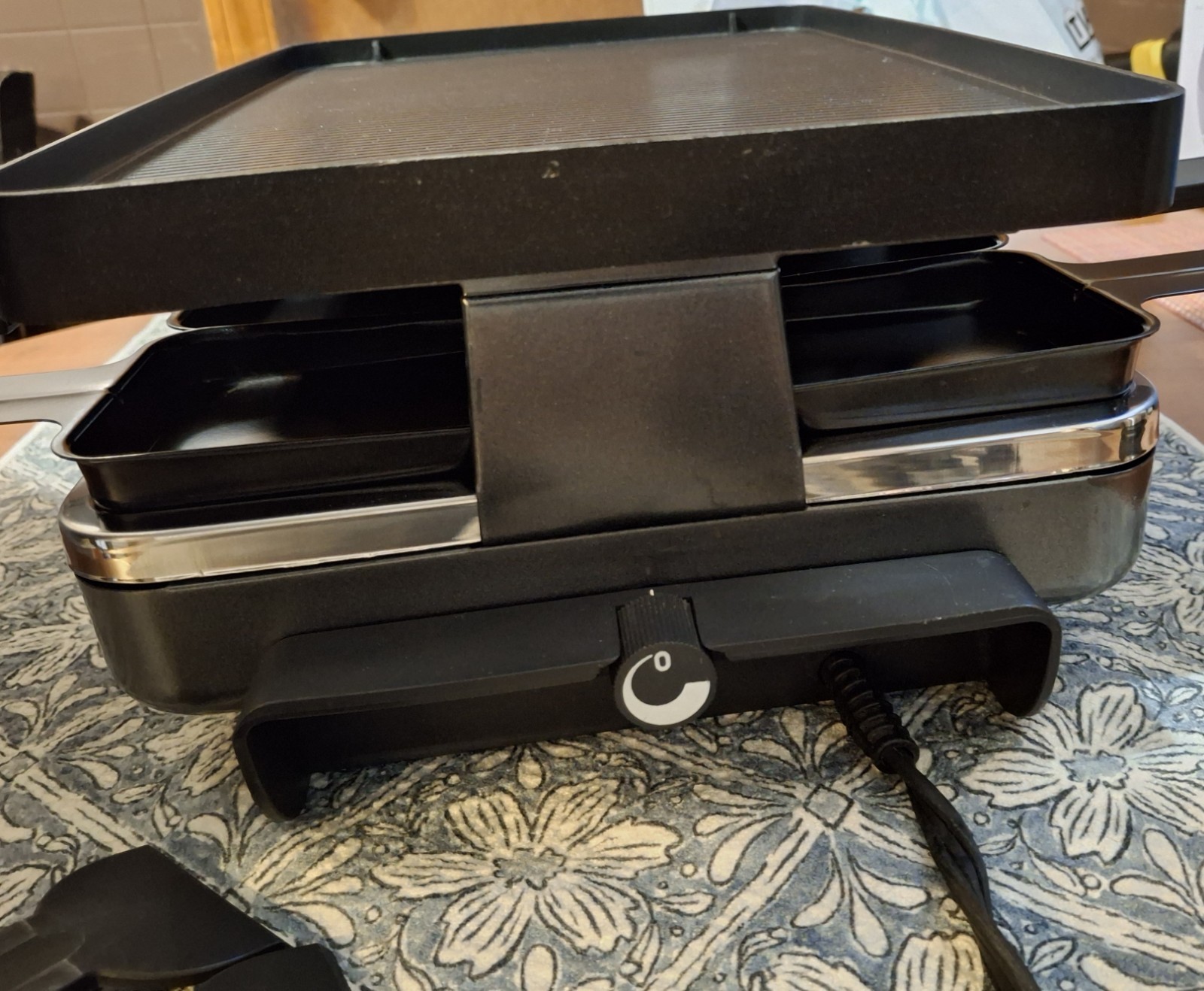 SWISSMAR 8-PersonRaclette Party Grill KF-77041 (Was A Display/Never Used/NoBox)