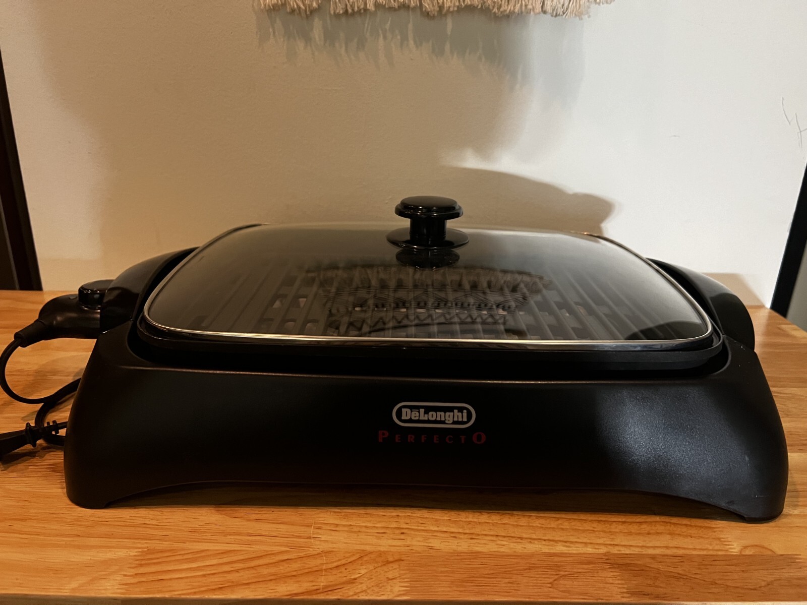 Delonghi Perfecto Indoor Non-stick Grill Tempered Glass Lid Black