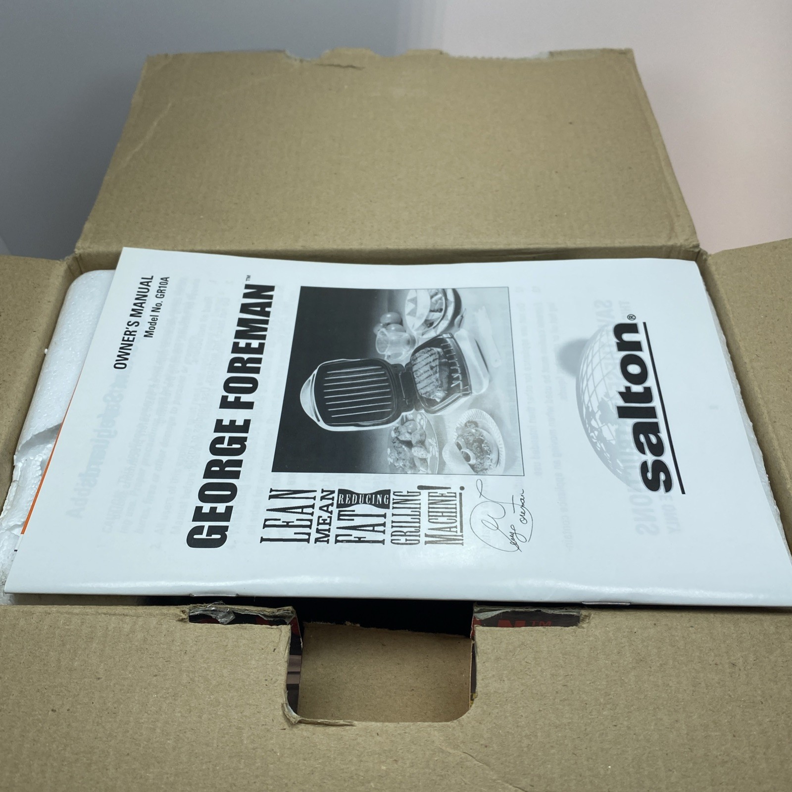George Foreman Grill Large Family Sized GR10A Indoor Easy Cooking New In Box