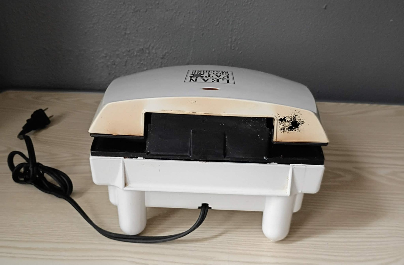 George Foreman GR-20 Lean Mean Fat Reducing Grilling Machine