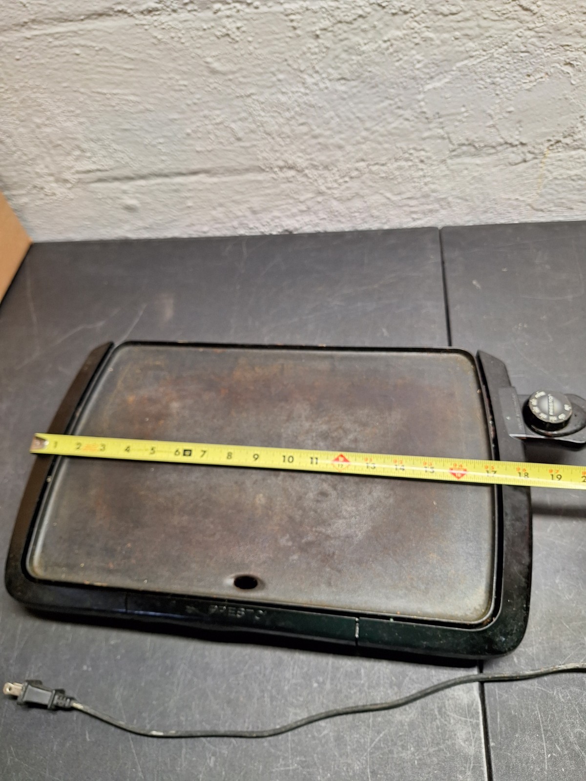 Presto Griddle Electric No 07047 Kitchenware Dishwasher safe – Needs Cleaned