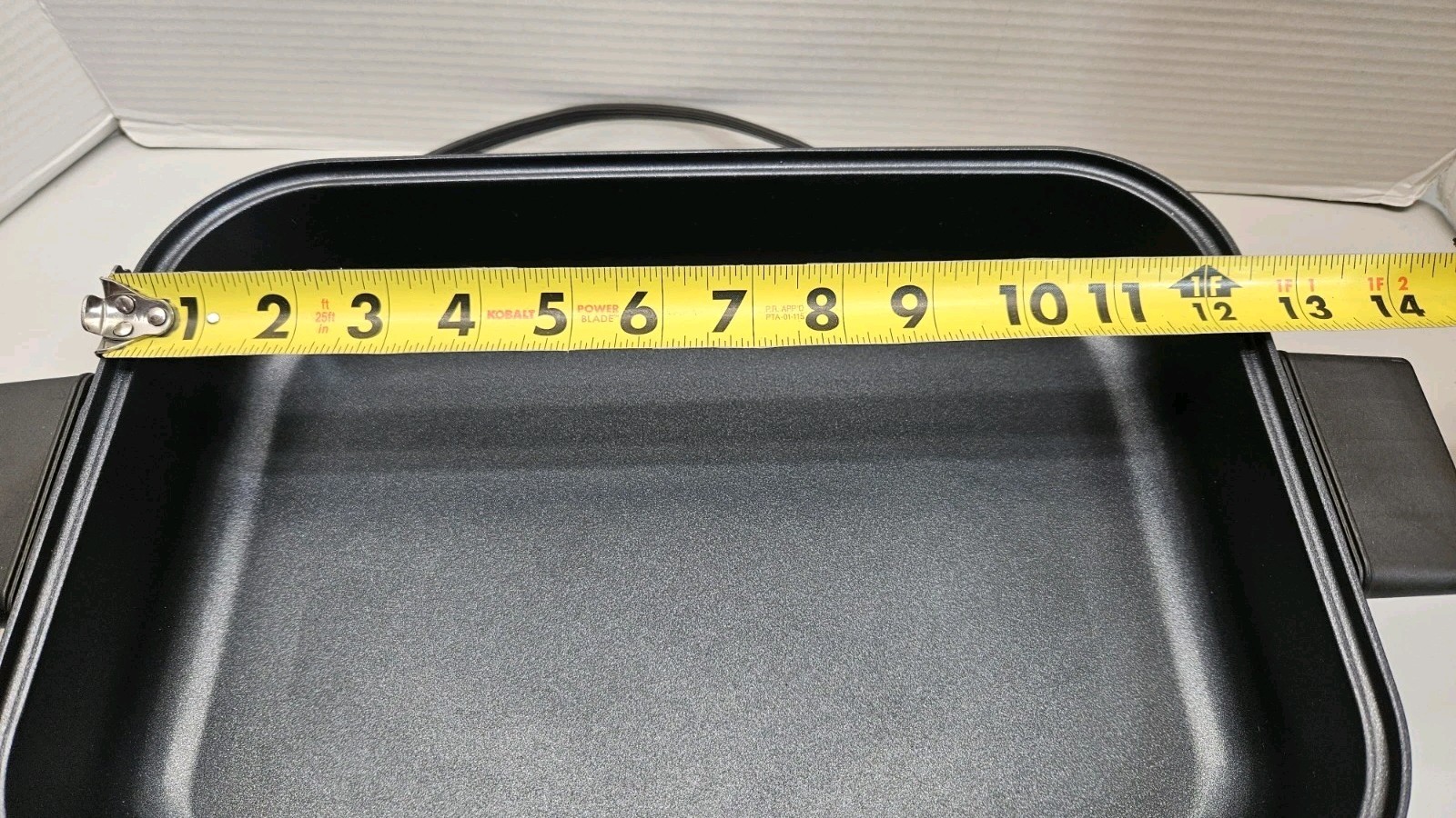Highland 1300 watt 6.3 Qt Electric Griddle and Skillet Model 3846377 NEVER USED
