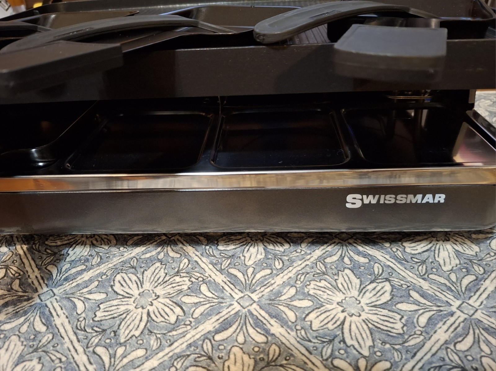 SWISSMAR 8-PersonRaclette Party Grill KF-77041 (Was A Display/Never Used/NoBox)