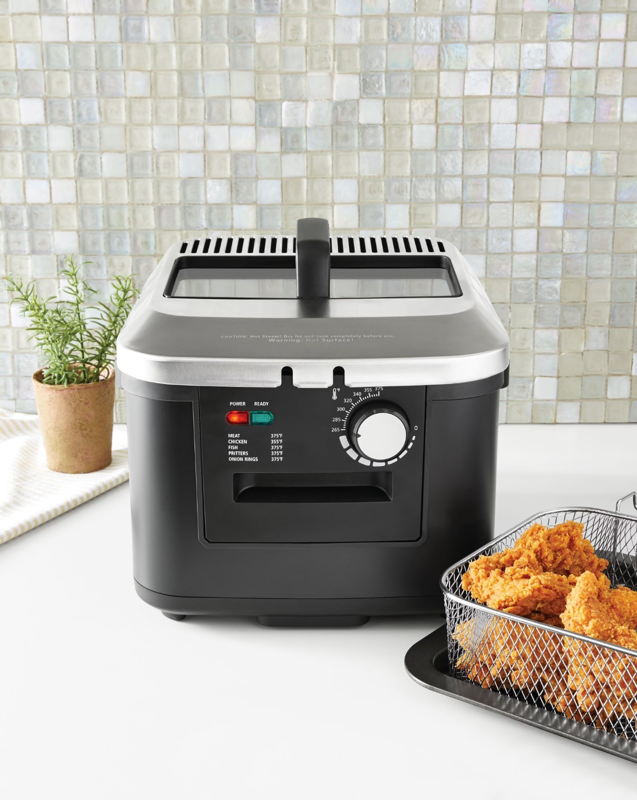 Mainstays 4-Liter Matte Black Electric Deep Fryer with Adjustable Temperature Co