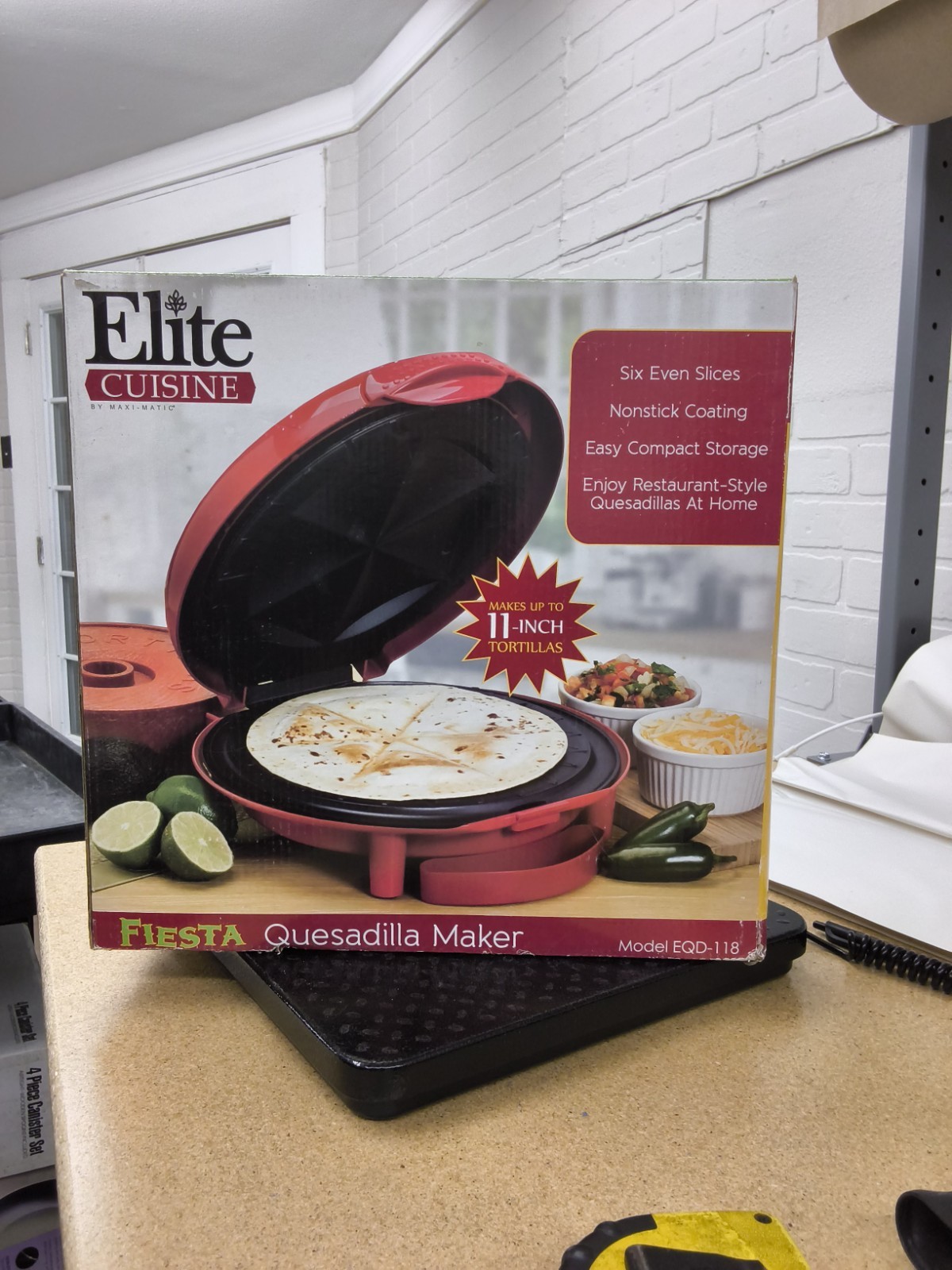 Elite Gourmet EQD-118 Electric Non-Stick 11″ Quesadilla Maker, Easy-Slice 6-Wedg