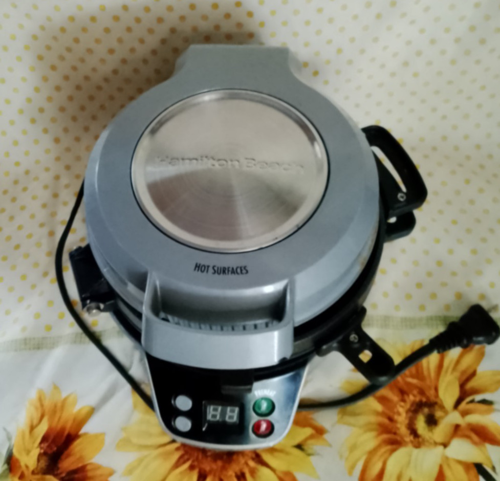 Hamilto Beach Breakfast Burrito Maker (Model 25495). Made in China.