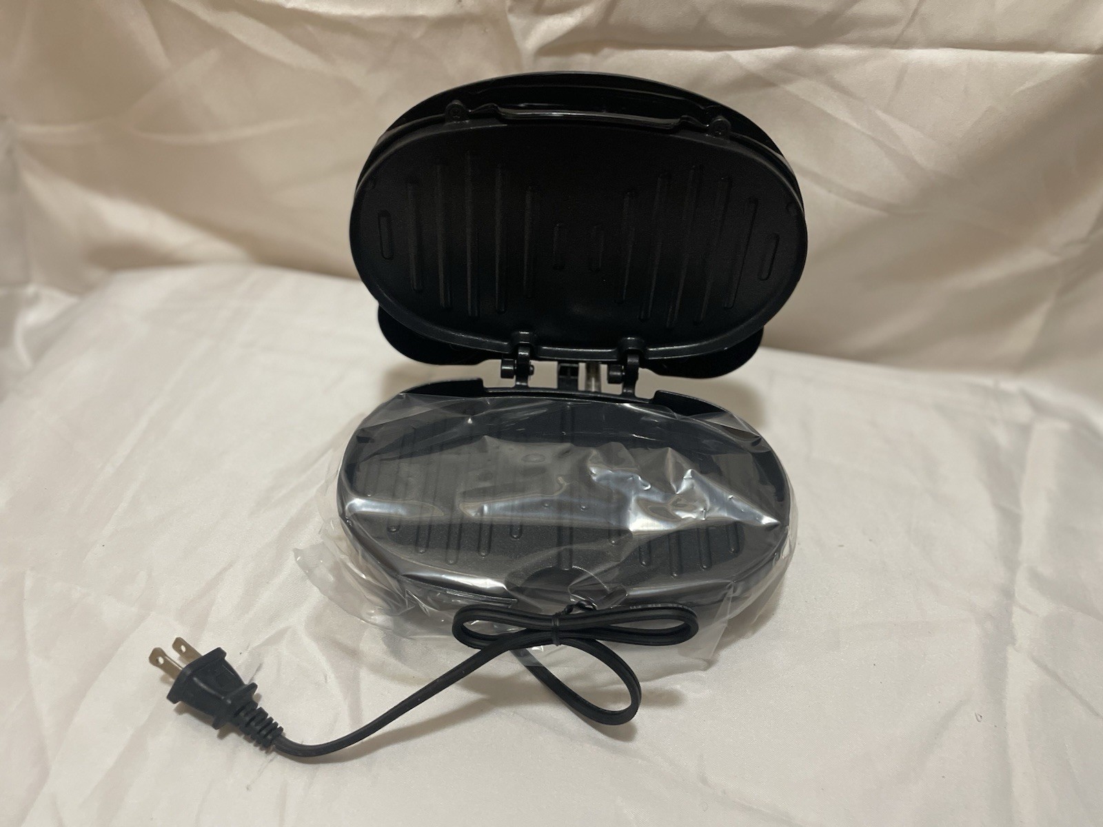Indoor Electric Grill KB-1, Black, Drip Tray, Non-Stick, Adjustable Hinge, Oval