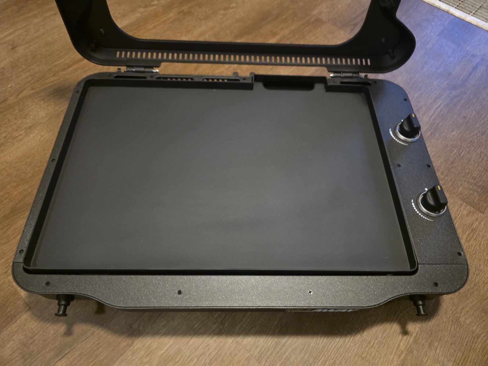 HALO Getaway Portable 2-Zone Propane Gas Griddle Grill Matte Black