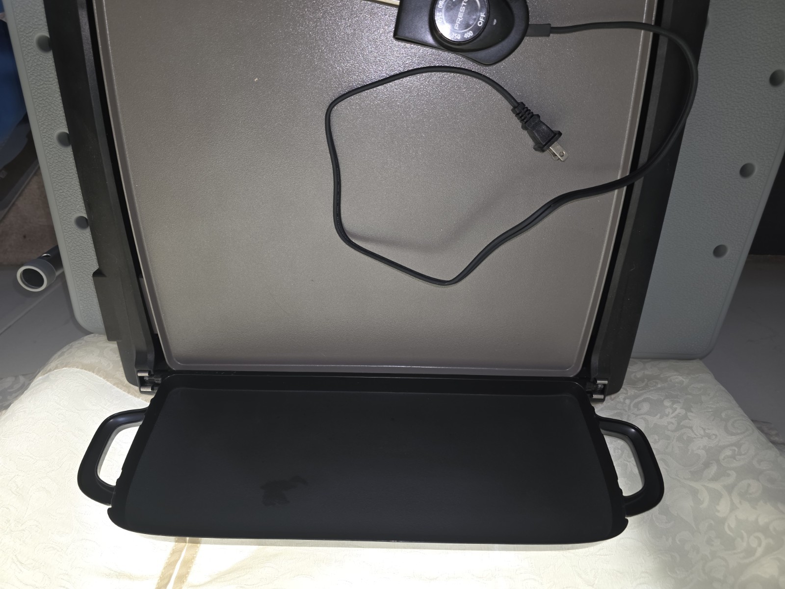 Presto 07047 Electric Griddle Nonstick Temp Control 1500W 22in Black/Silver
