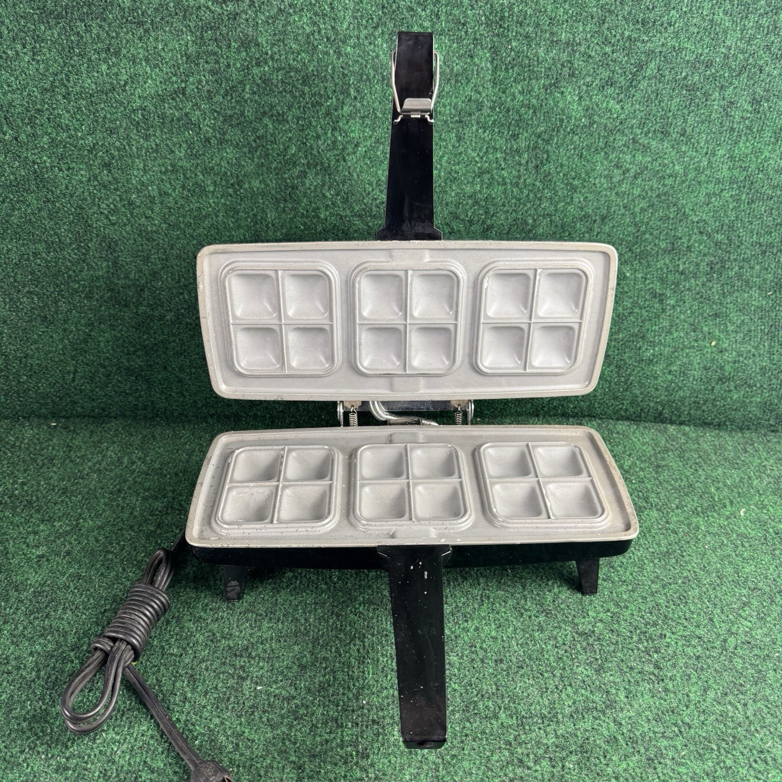 Vintage Sunbeam Party Grill Chrome Sandwich Maker Press Model 870 Electric