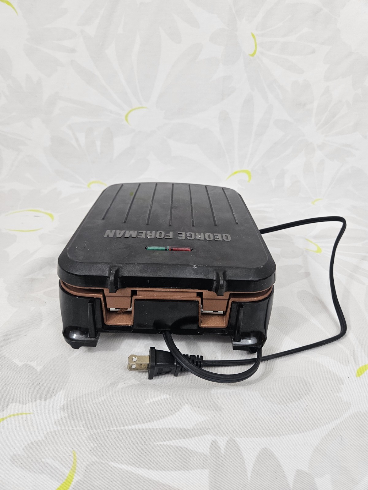 George Foreman Grill Model GRS040BC 120v-60hz