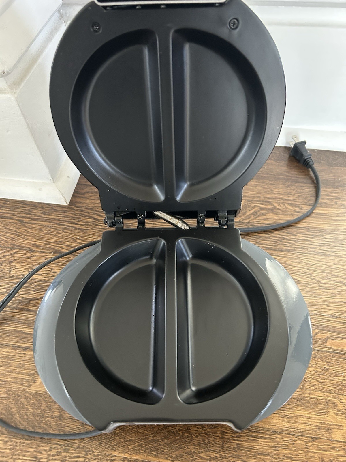 GT Xpress 101 Countertop Indoor Grill Sandwich Maker As Seen on TV Omelette