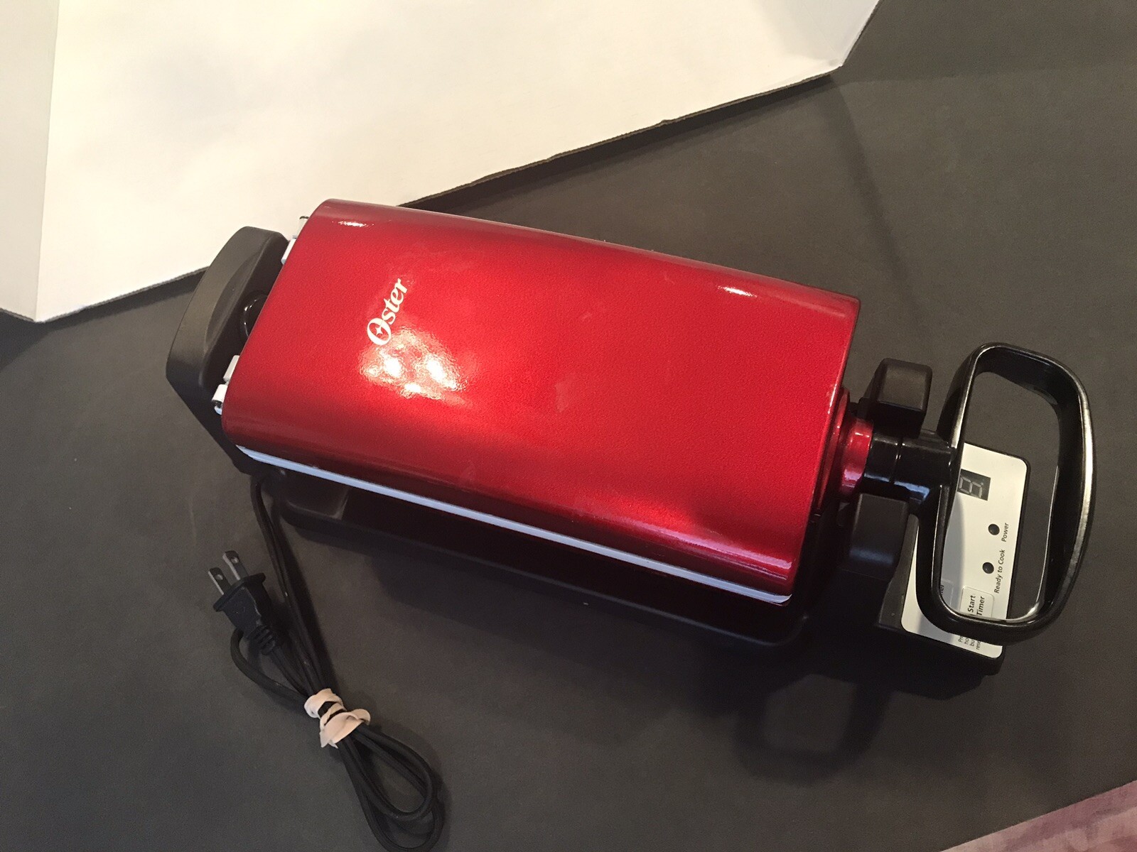Oster 7 minute grill. Very nice little grill