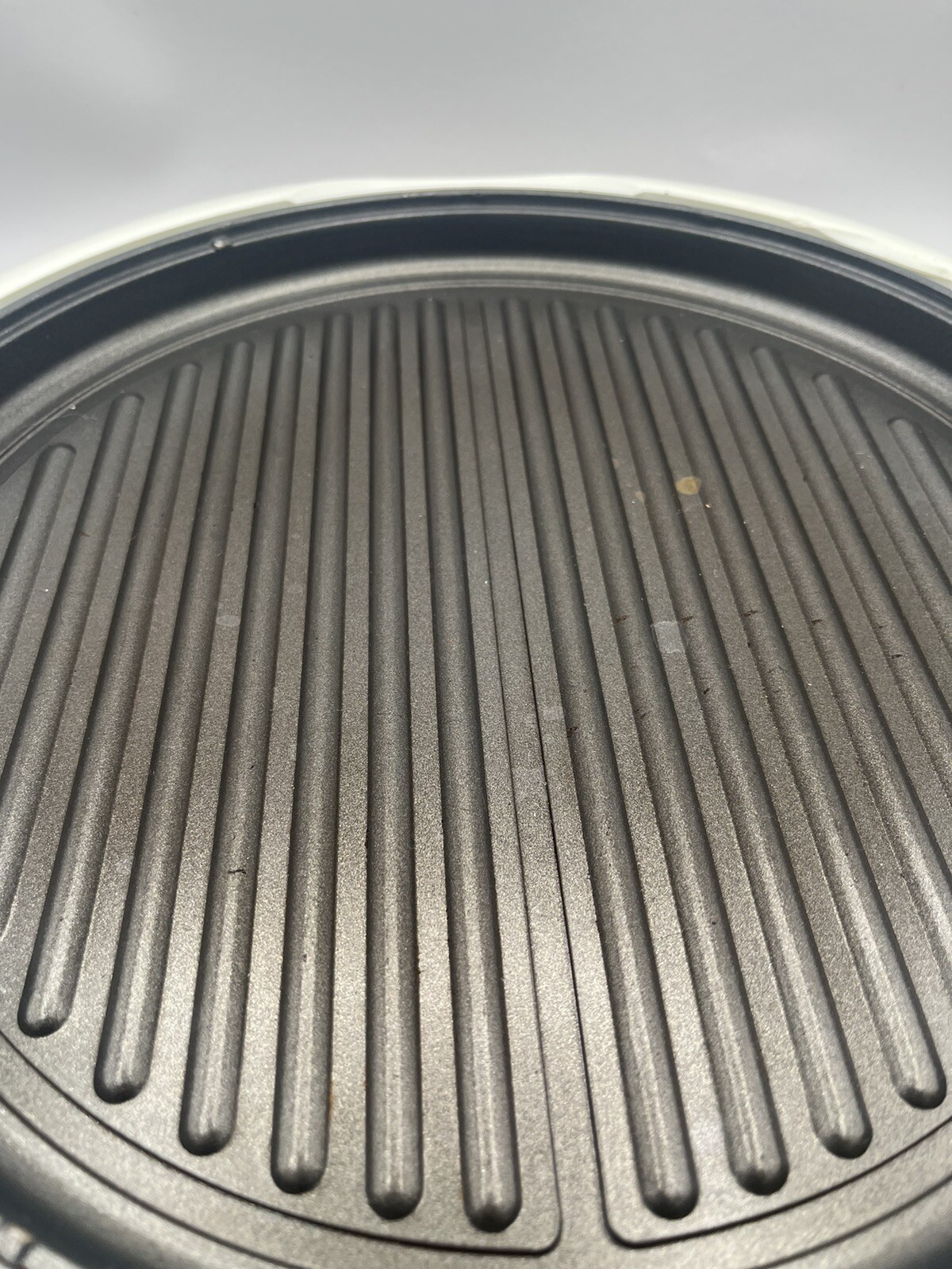 Used Aroma Prestige Cool-Touch Electric Health Indoor Grill Model AHG-1125