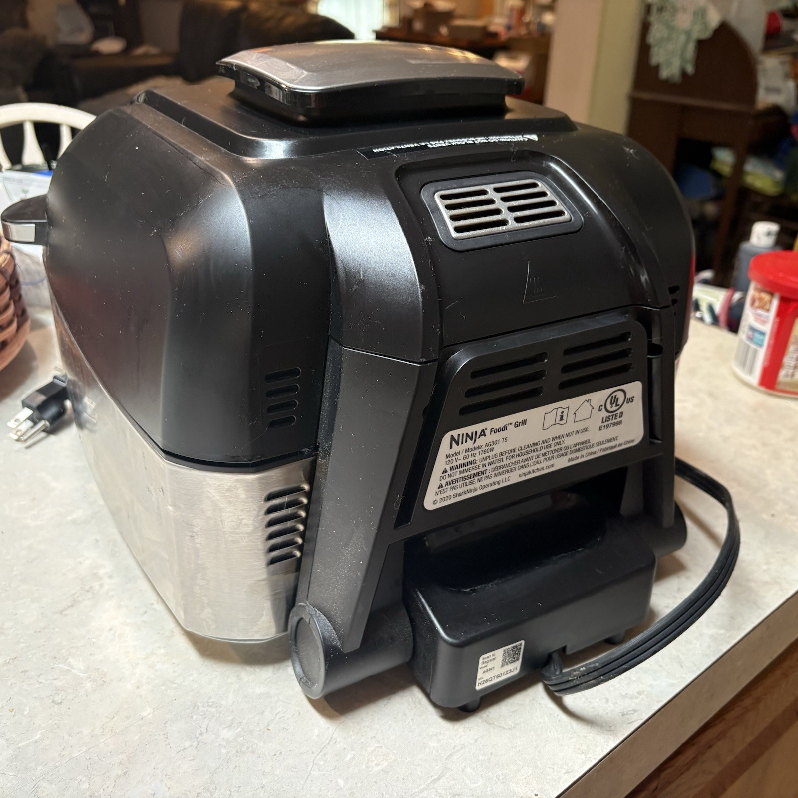 Ninja Foodi AG300 JM1 – 4 in 1 Indoor Grill, Air Fry, Roast & Bake Slightly Used