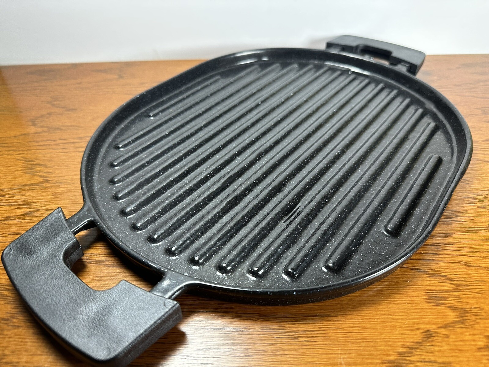 NuWave Precision Induction Cookware Cast Iron Grill with Oil Drip Tray 31104 New