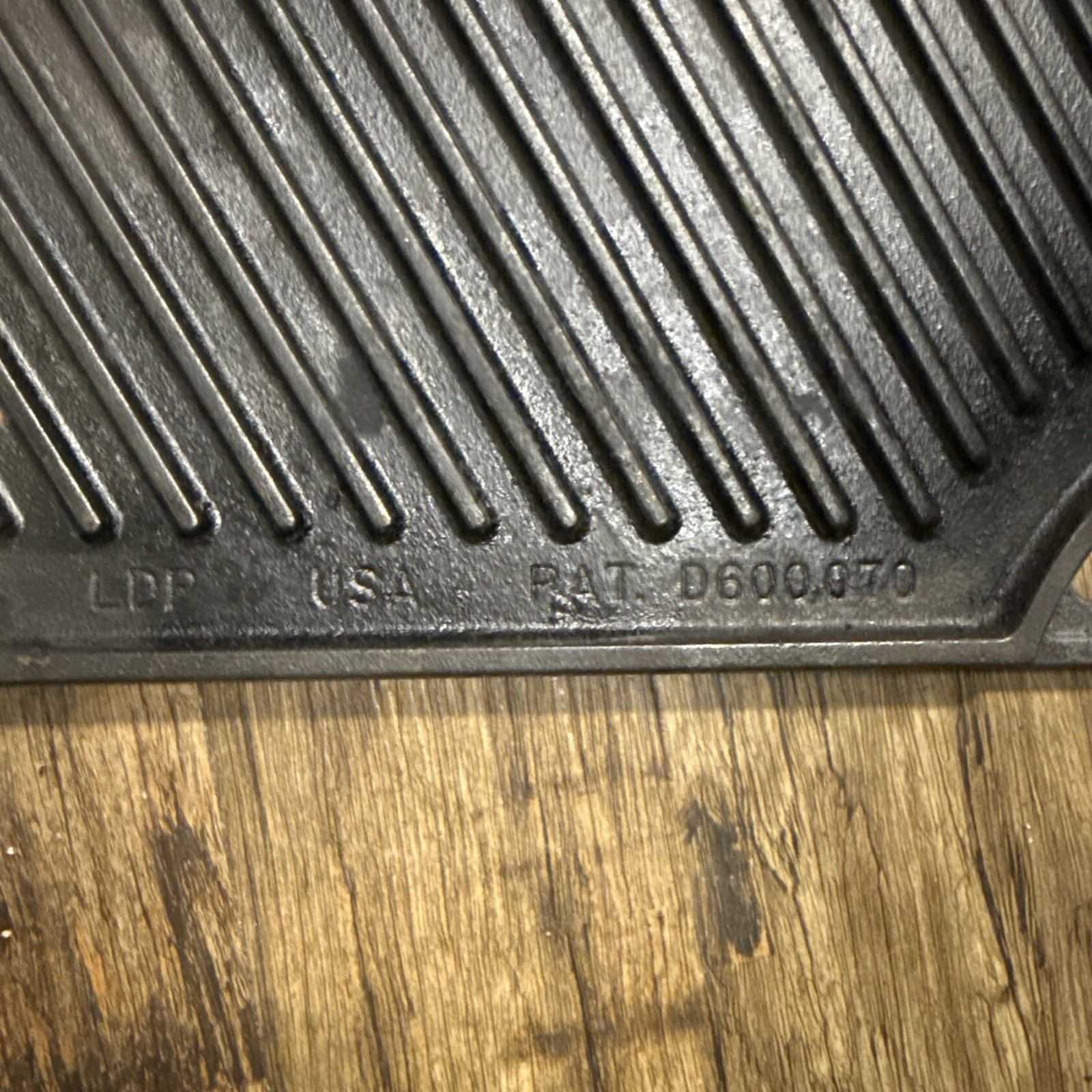 Lodge Logic 2-Sided Cast Iron Griddle 16 1/2 Inch