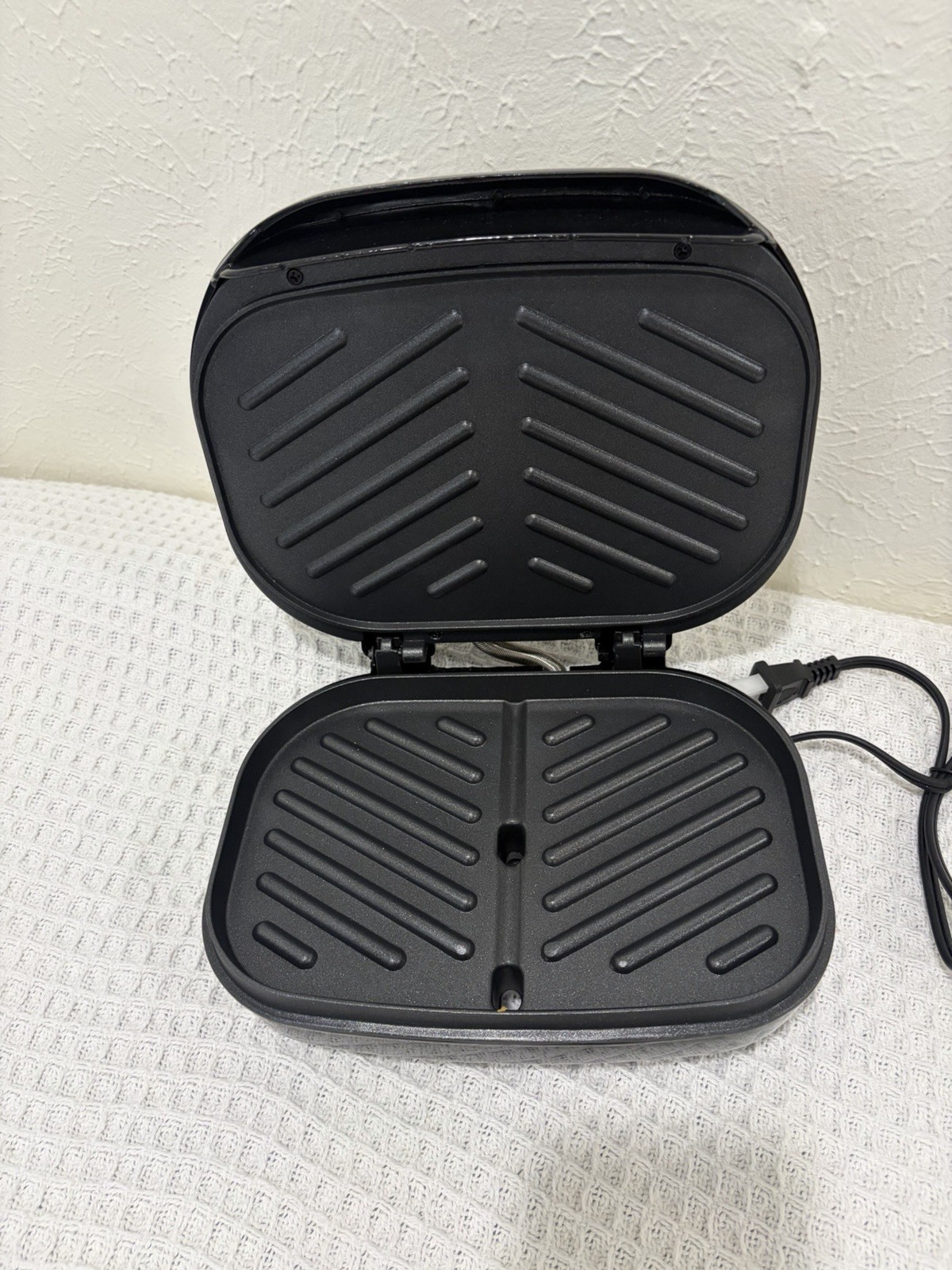 Bella – 2 Burger Electric Grill – Black