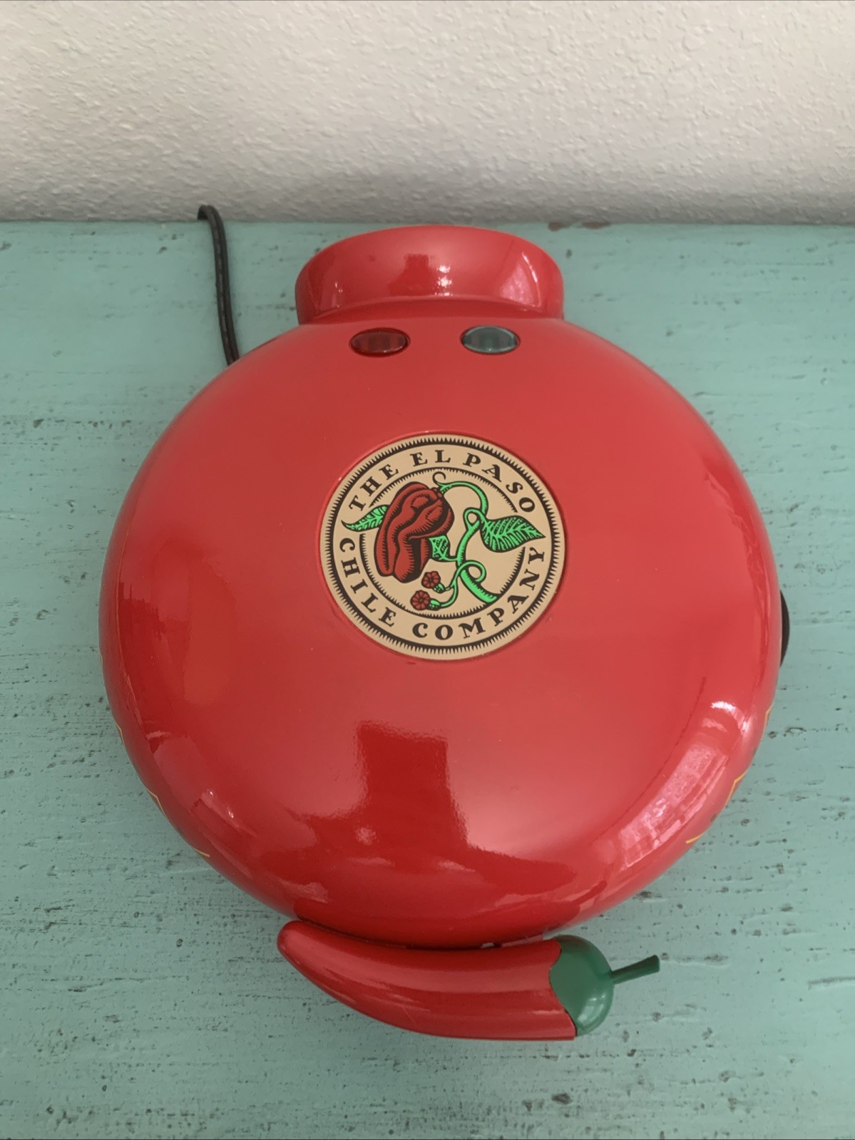 The El Paso Chile Company Quesadilla Maker–Red Model S676 (P24035117)