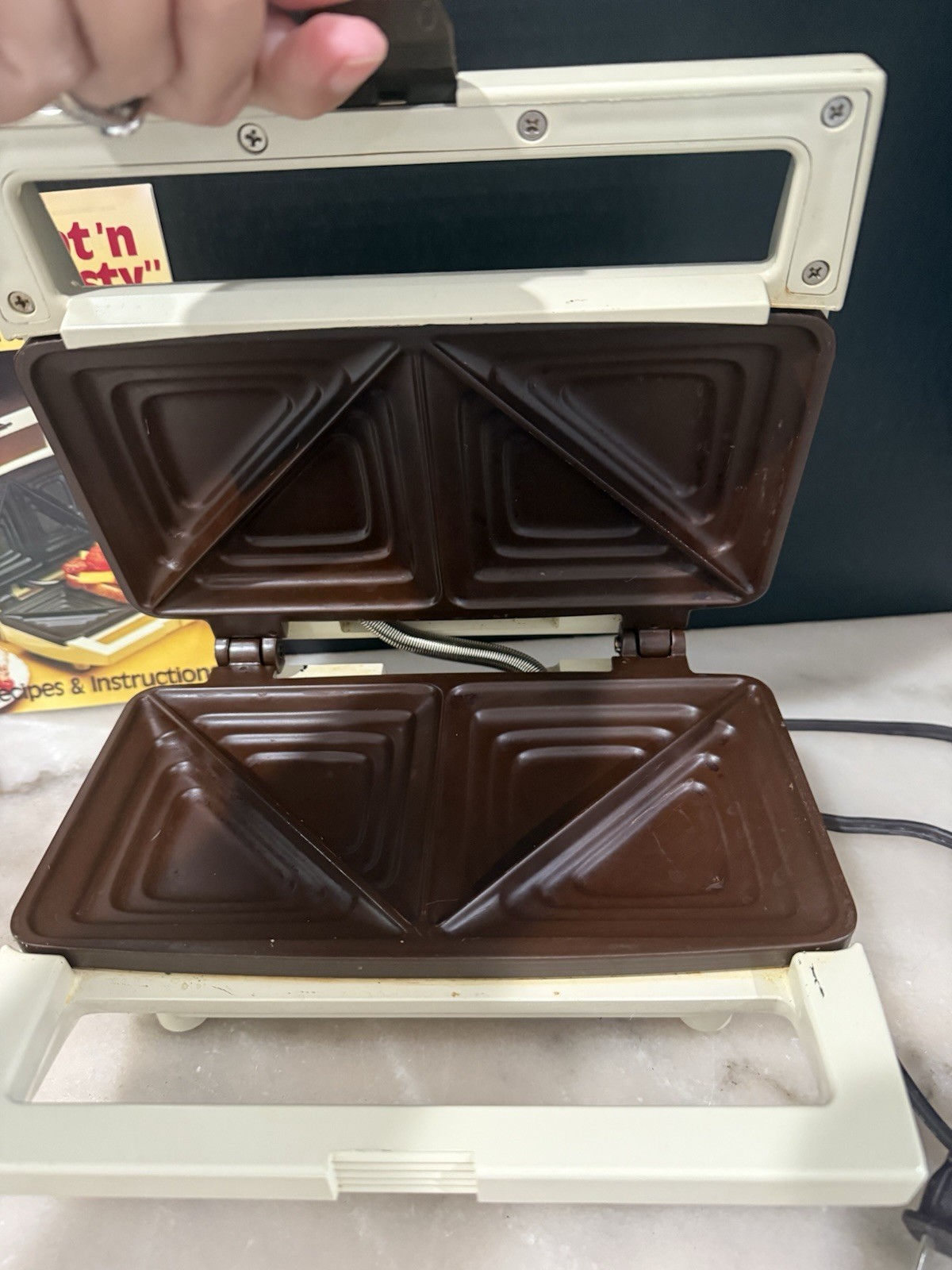 Vintage 80s Oster Hot ‘n Toasty Sandwich Grill- Electric Press