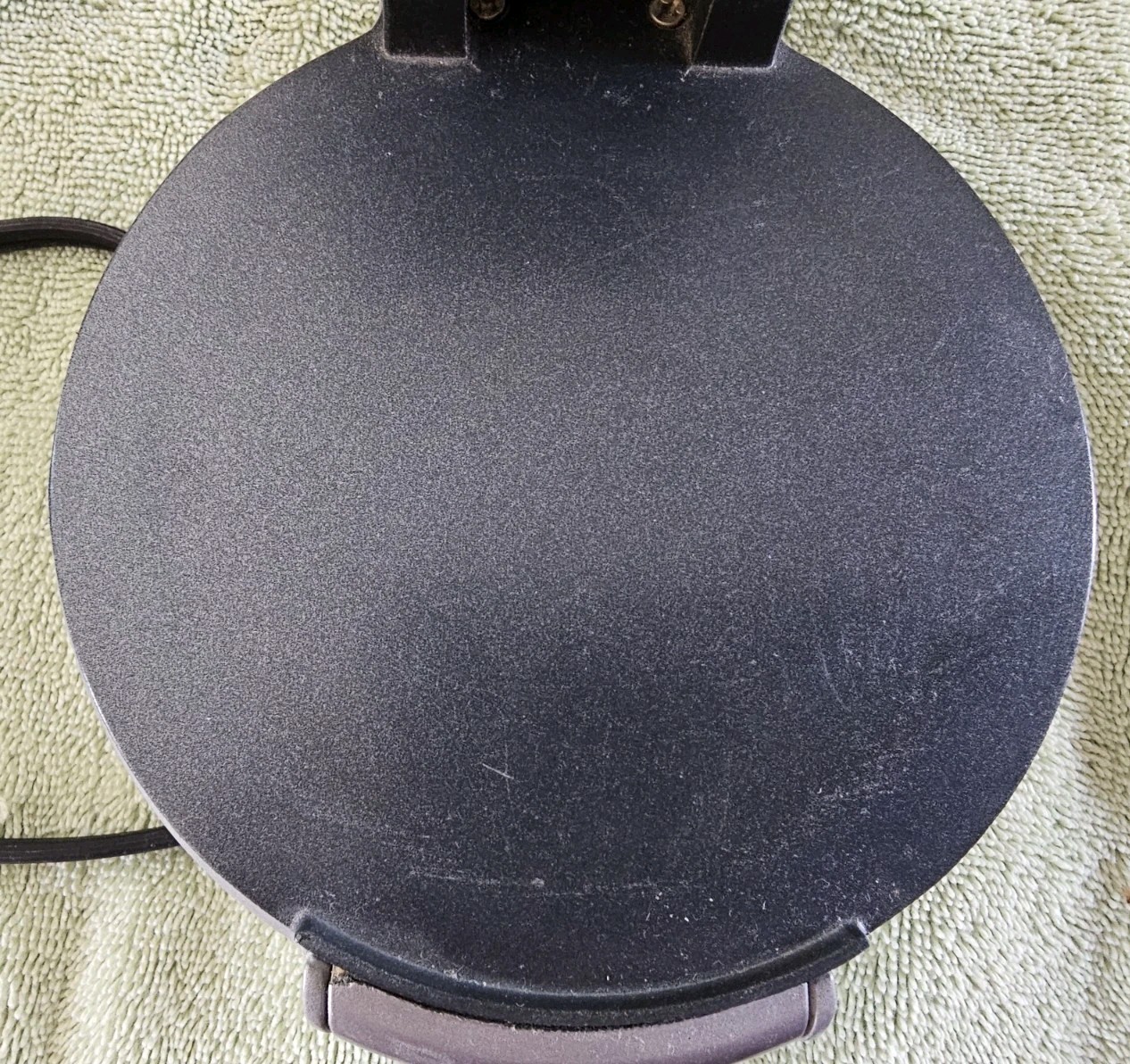 Hamilton Beach- Quick and Easy Breakfast Sandwich Maker Model 25478R Non Stick-