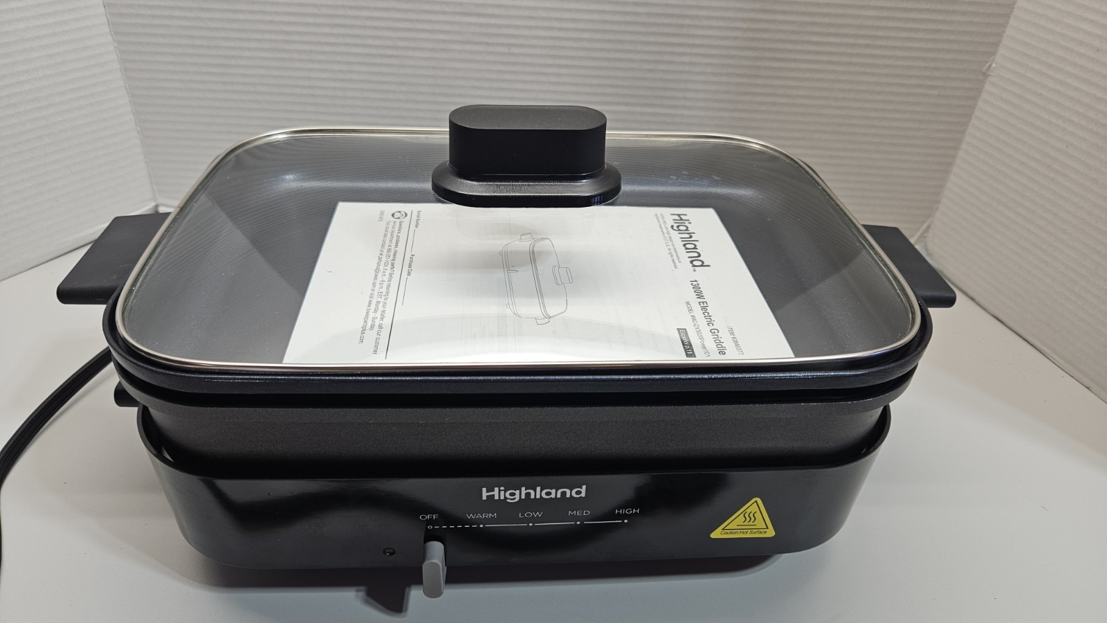 Highland 1300 watt 6.3 Qt Electric Griddle and Skillet Model 3846377 NEVER USED