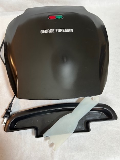 George Foreman Grilling Machine – Includes Grease Tray and Tray Groove Tool