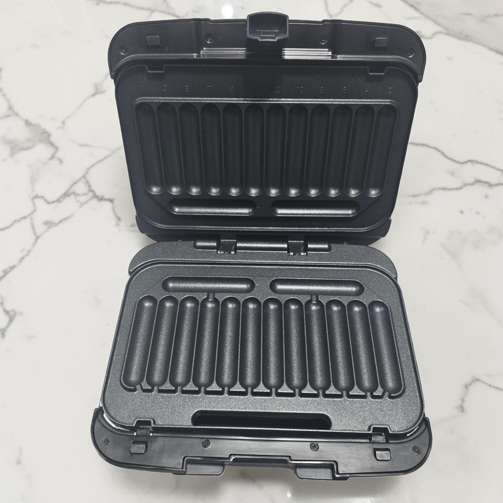 Johnsonville BTG-500 Sizzling Electric Sausage Grill | New Without Box