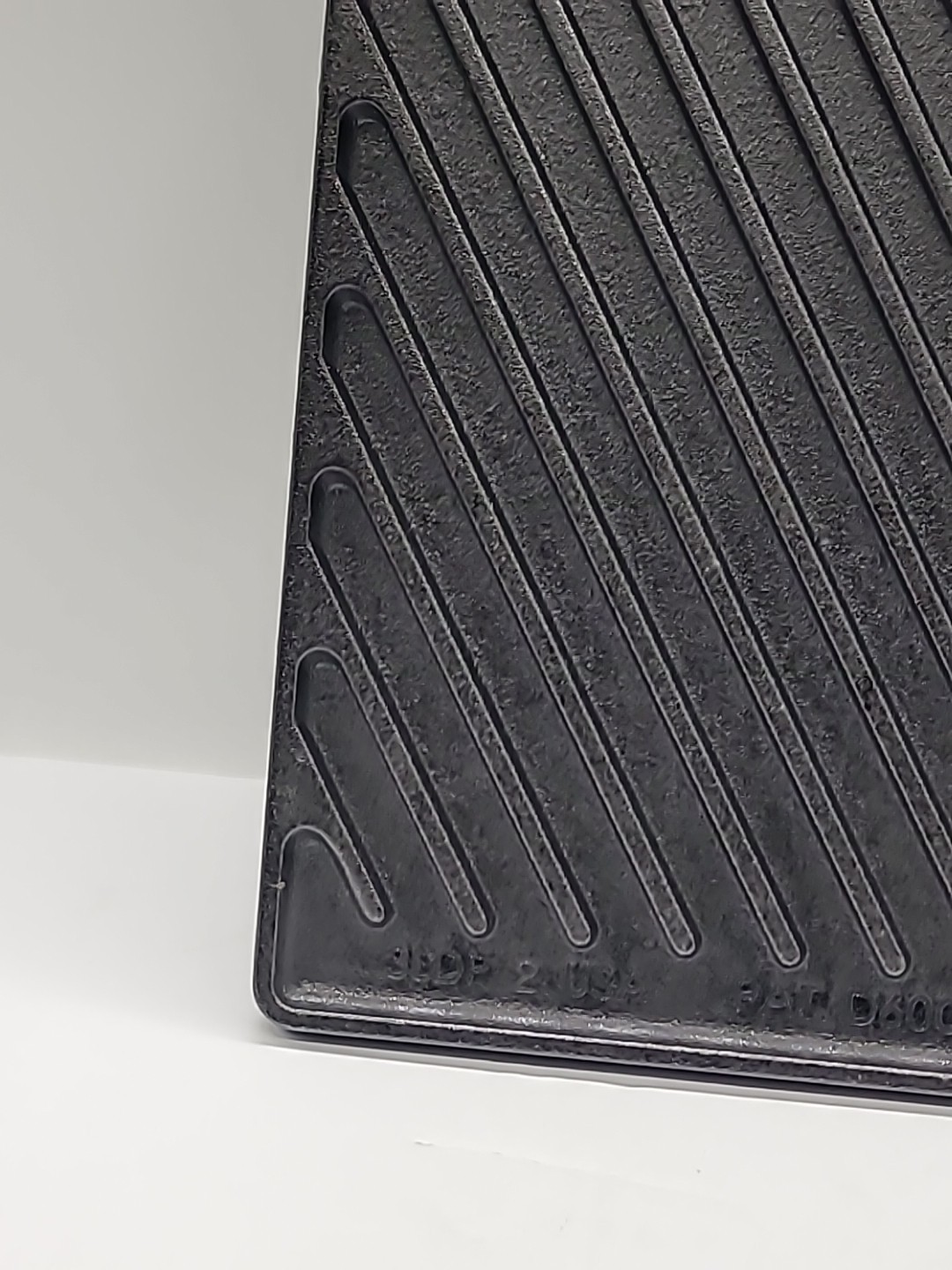 Double Sided Grill Griddle Lodge Cast Iron Seasoned Reversible 16.75 x 11.5 LDP3