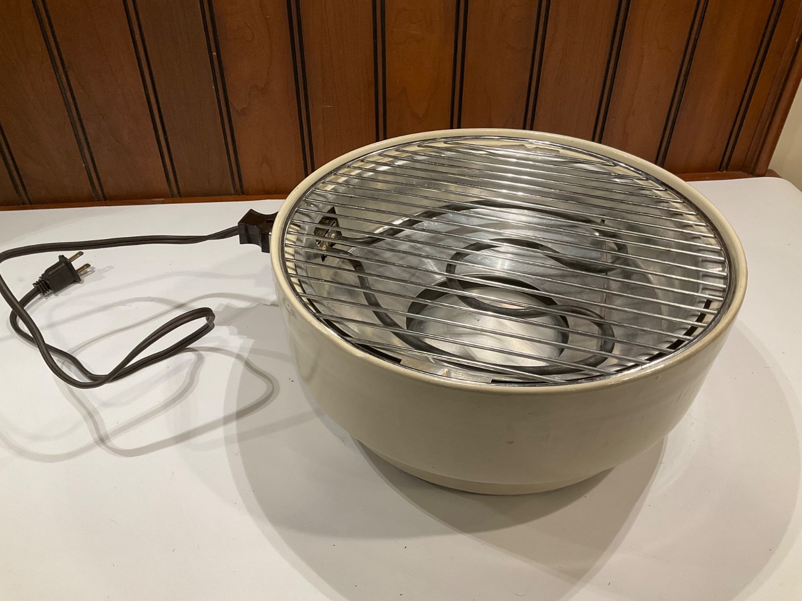 Contempra Indoor Electric Char B Que Grill Smokeless ECB-32 Stoneware Tan Base