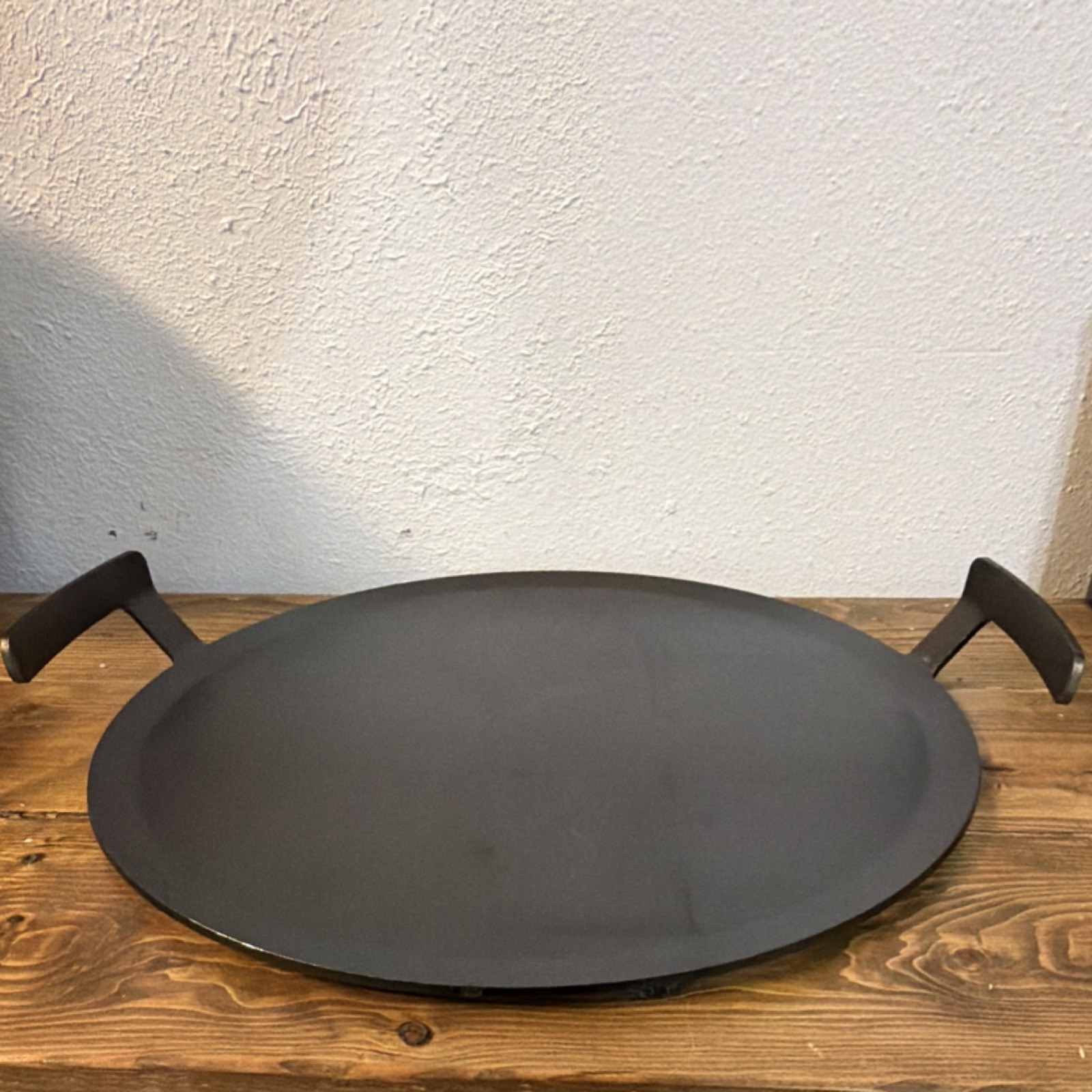 Made In Round Carbon Steel Grill & Griddle Pan 17.5 in Black