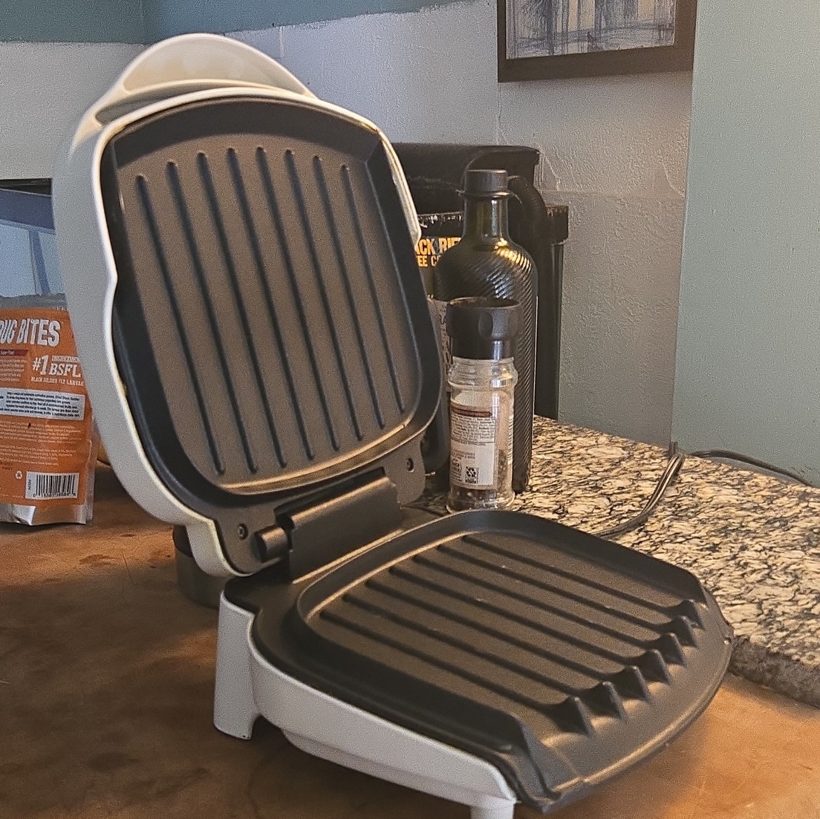 George Foreman GR10AWHT Contact Grill White Non-Stick 760W 120V