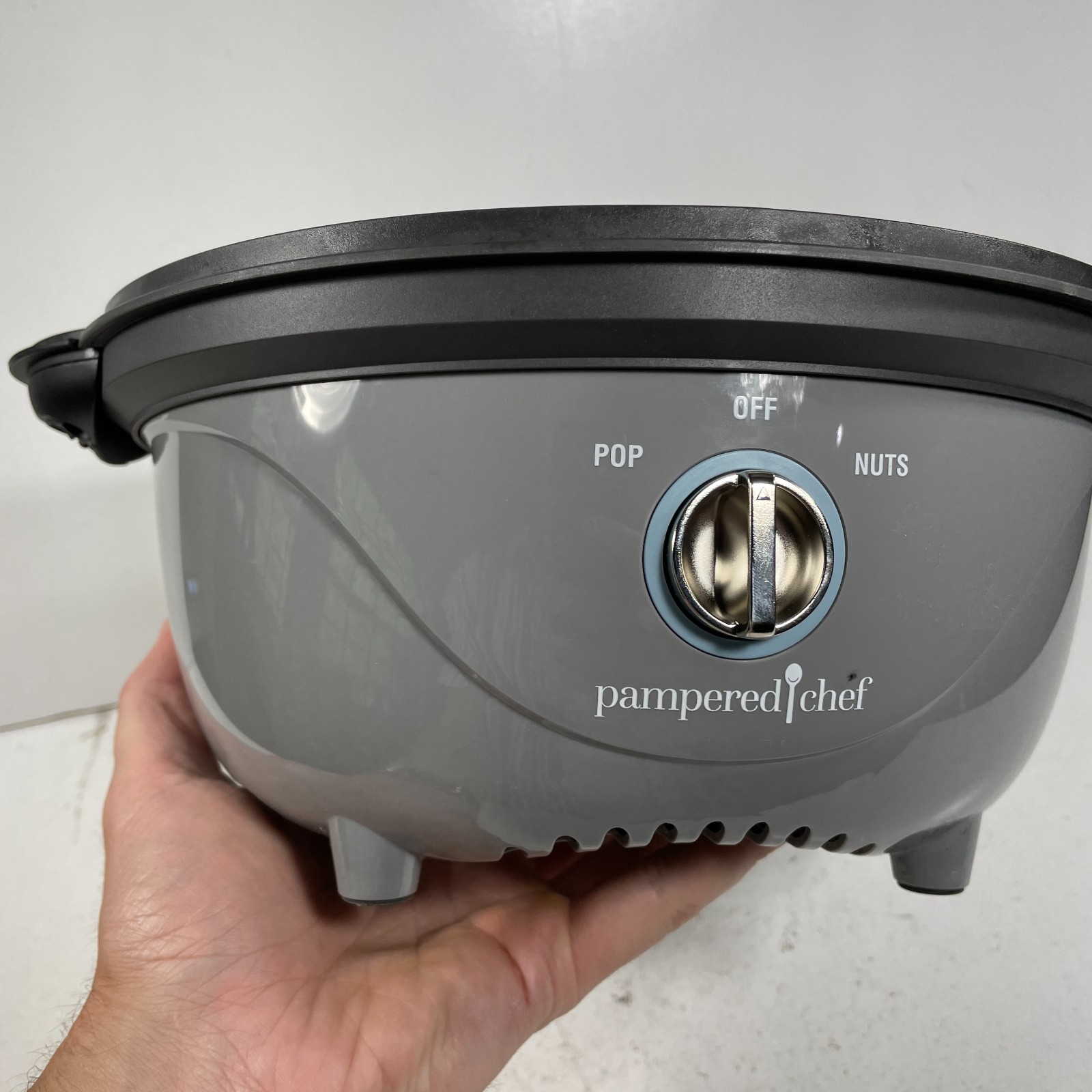 Pampered Chef Electric Pop & Stir Popcorn Maker .Candieds Nuts As Well 100896