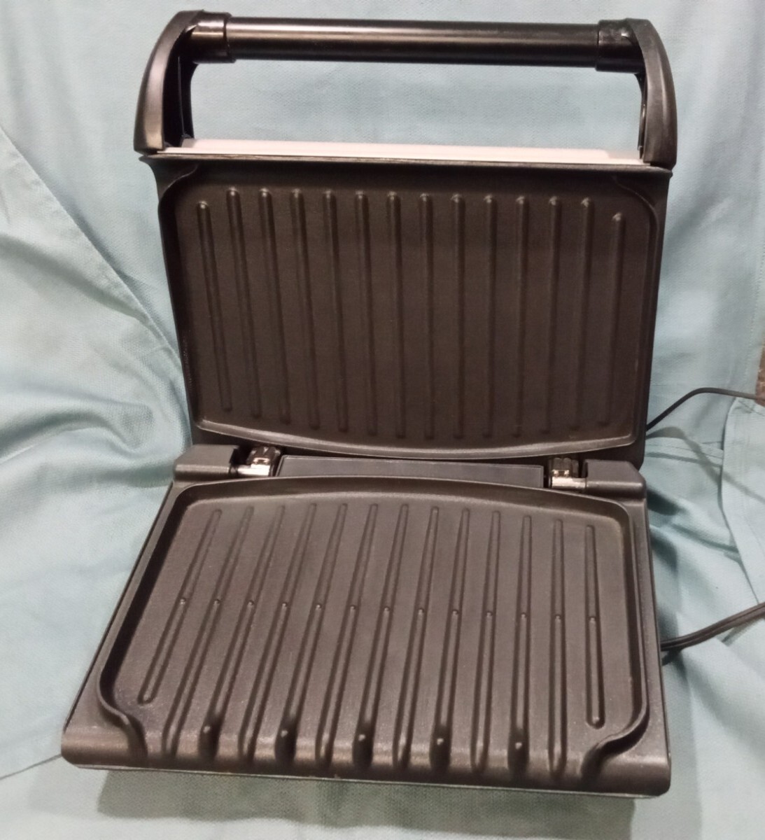 George Foreman Grilling Machine GRV80