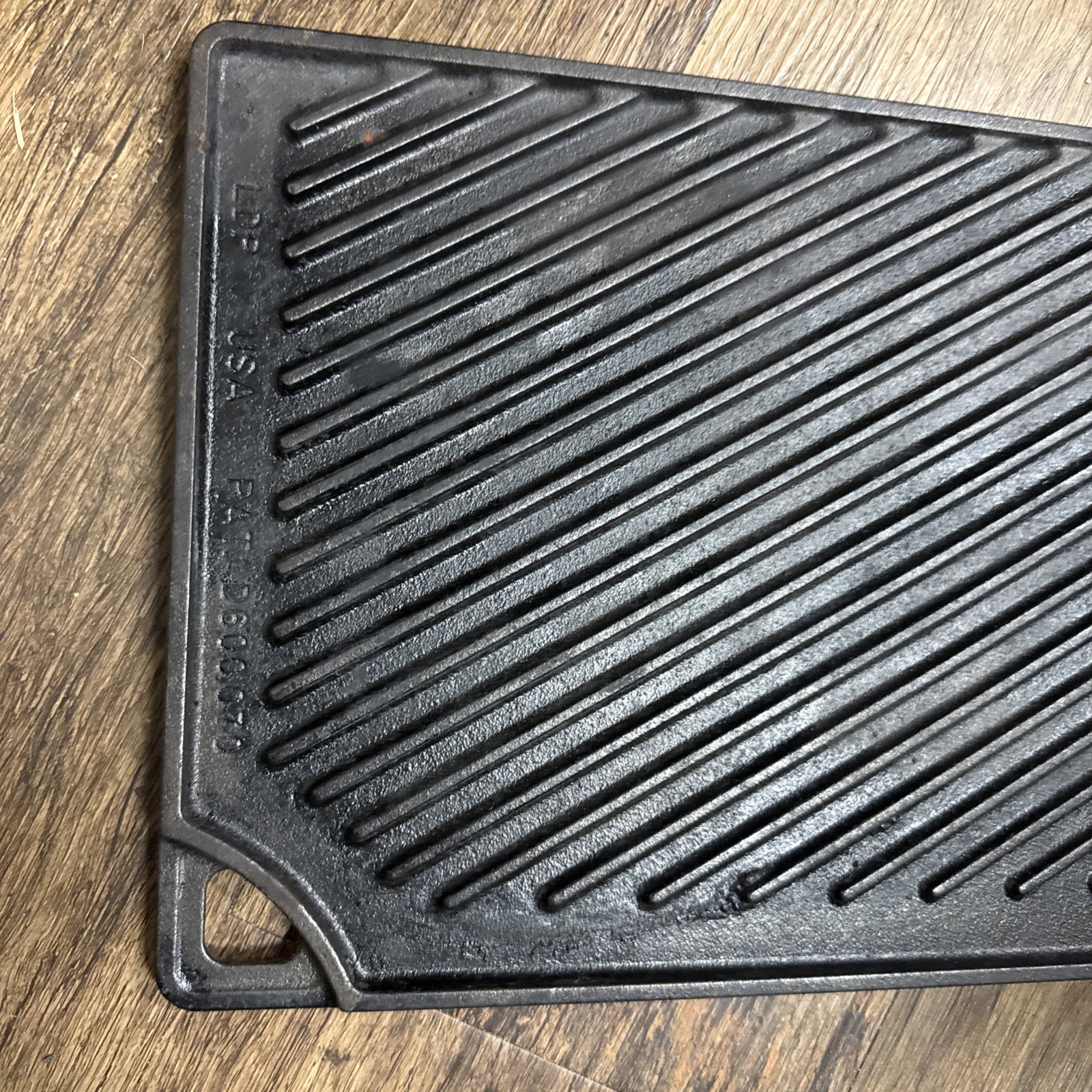 Lodge Logic 2-Sided Cast Iron Griddle 16 1/2 Inch