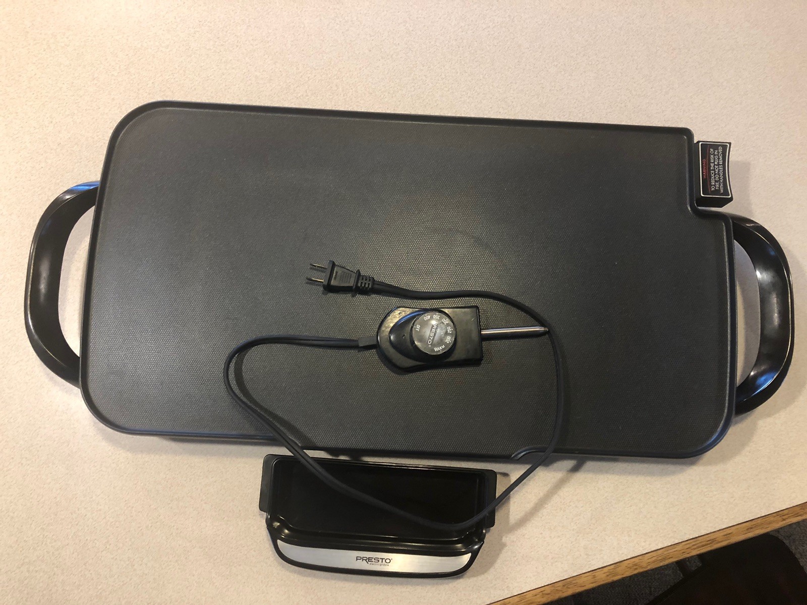 Used Presto 22″ Electric Griddle with Handles and Nonstick Cooking Surface