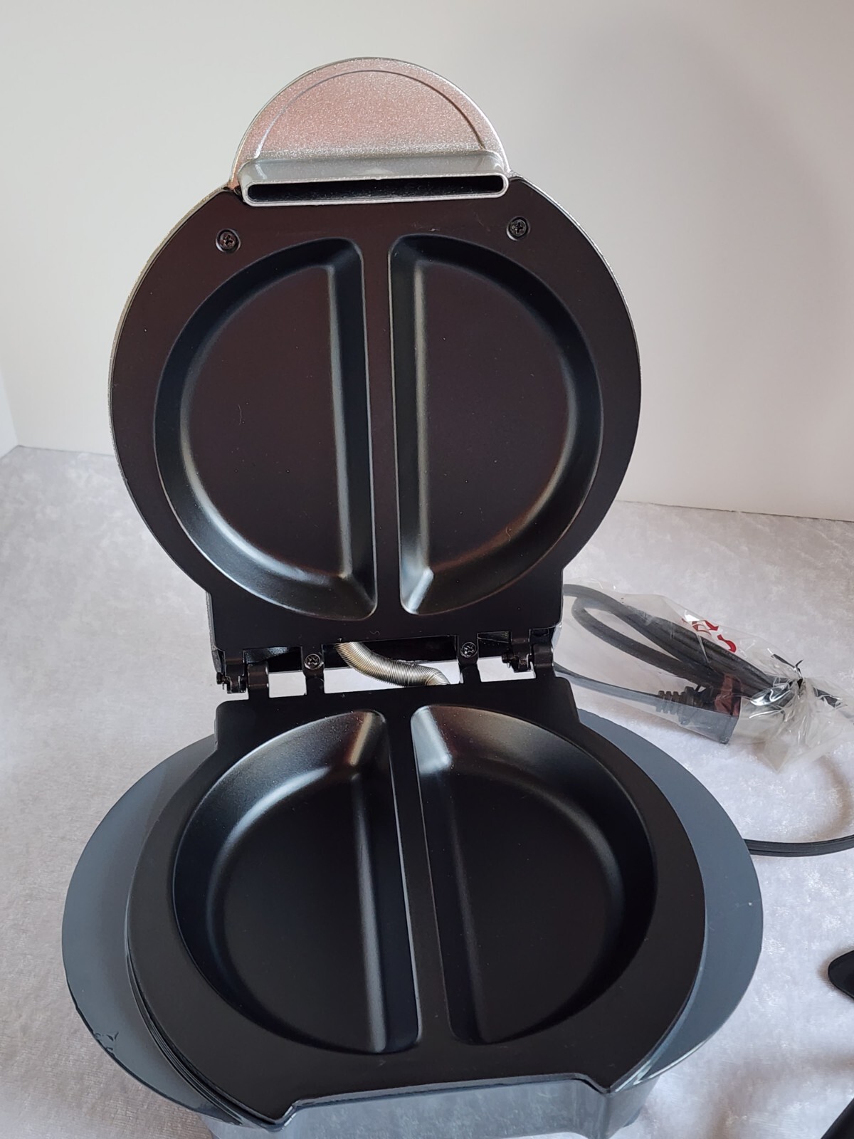 GT Xpress Express 101 Non-Stick Indoor Grill Omelet & Dessert Maker New Open Box