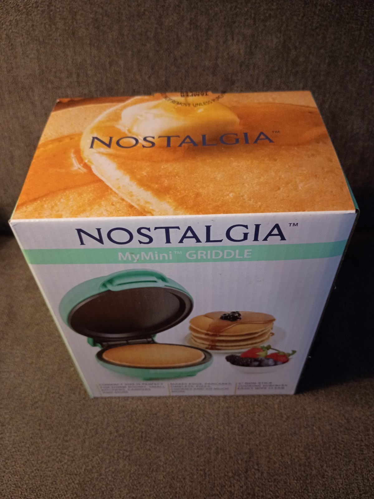 Nostalgia MyMini 5 in Electric Griddle Green 550W 120V Non-Stick Light