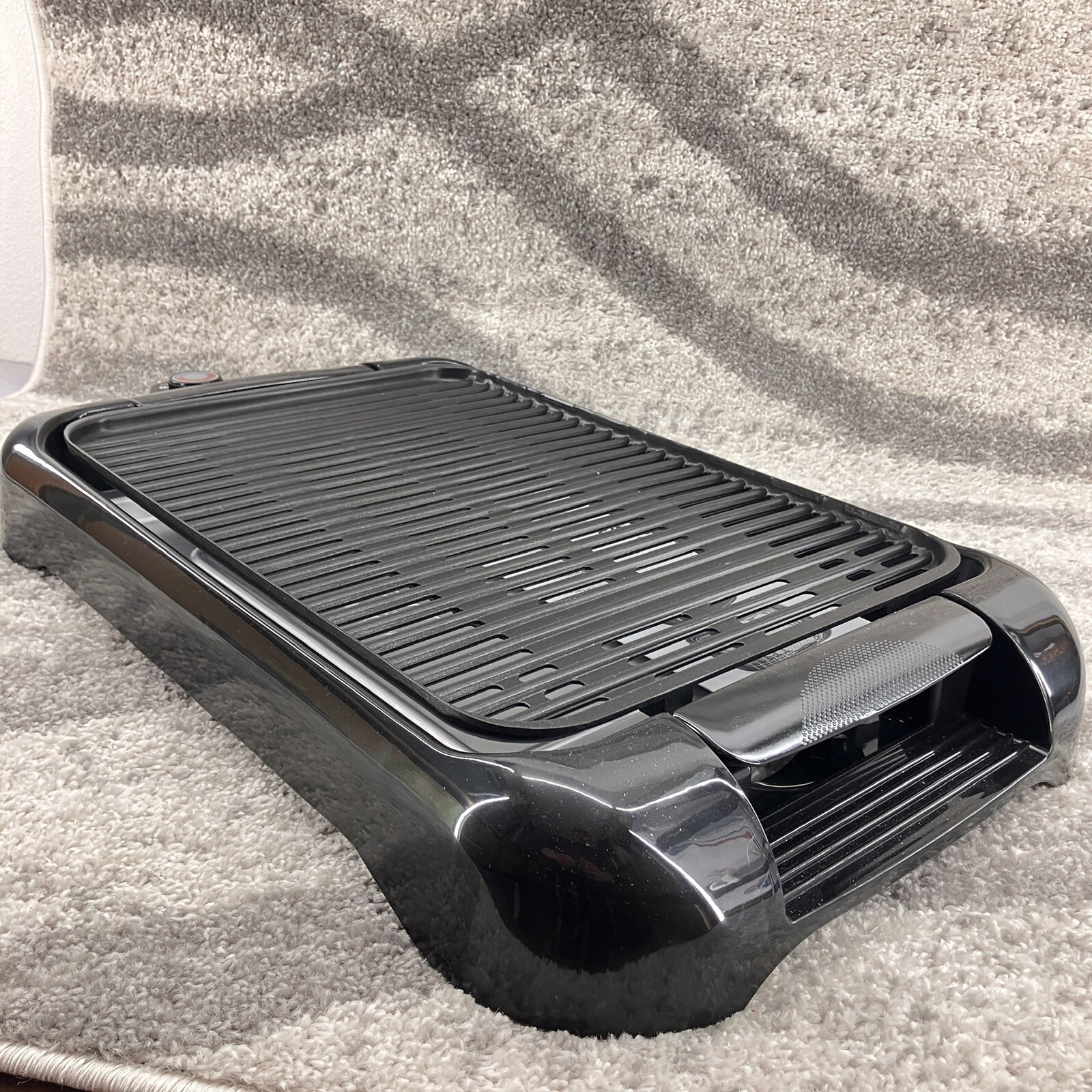 Sanyo Electric Indoor Barbeque BBQ Grill Extra Large 200 Sq In Black HPS-SG3 EUC