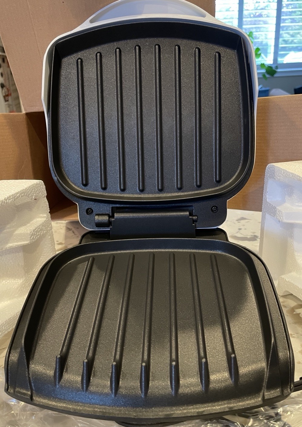 George Foreman Champ Size Grill Lean Mean Fat Grilling Machine GR10A White New