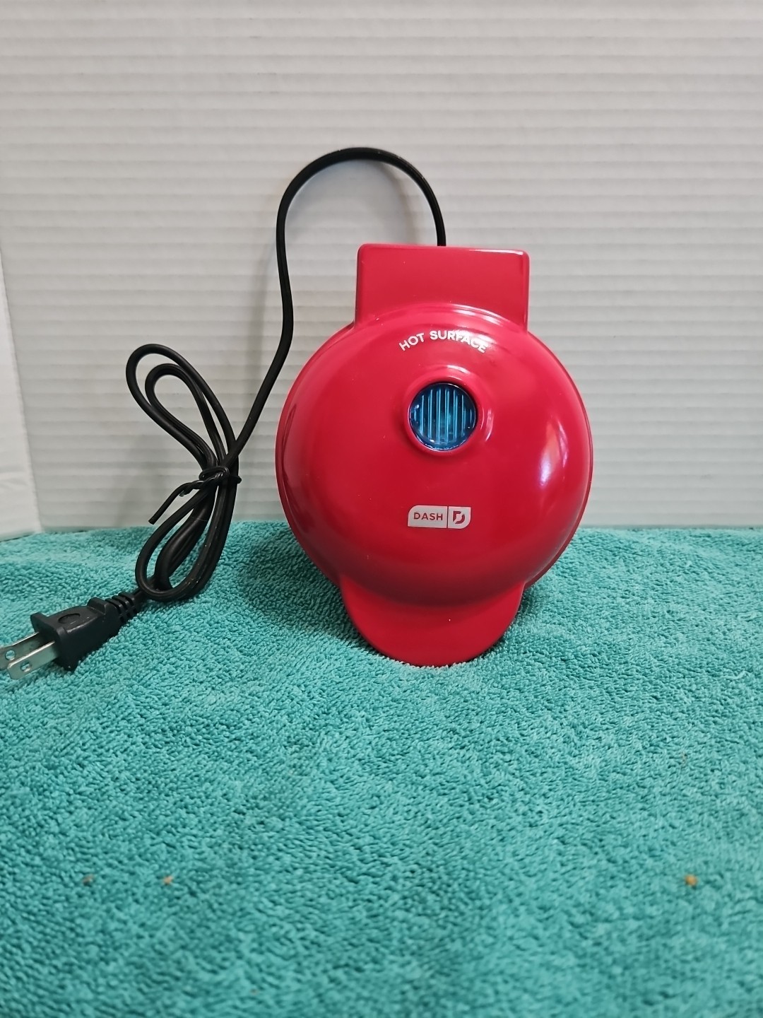 Dash Mini Maker Electric Round Griddle Individual Pancakes Cookies Eggs Red