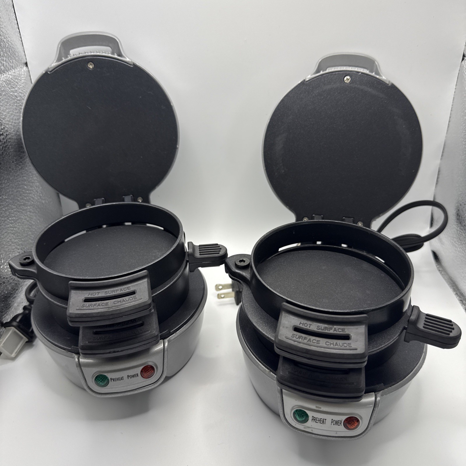 2 Hamilton Beach Breakfast Sandwich Makers with Egg Cooker Ring Black 600 Watt