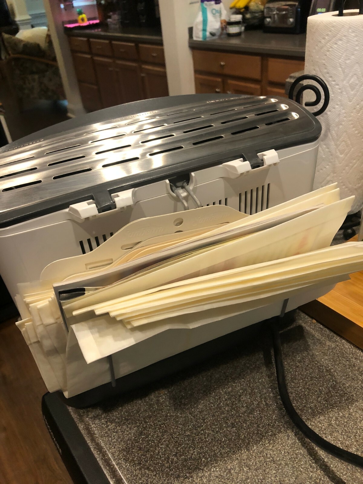 Sunbeam Rocket Grill nice and 32 Parchment Pouches for cooking RG12