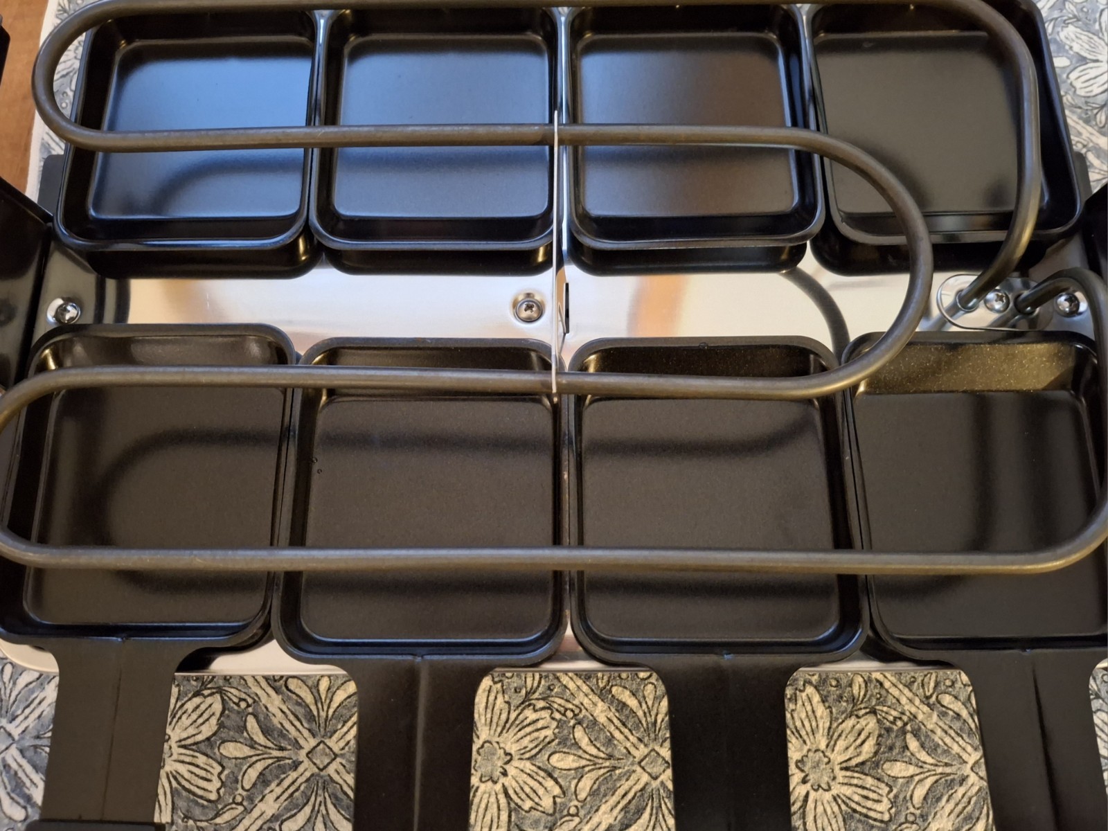 SWISSMAR 8-PersonRaclette Party Grill KF-77041 (Was A Display/Never Used/NoBox)