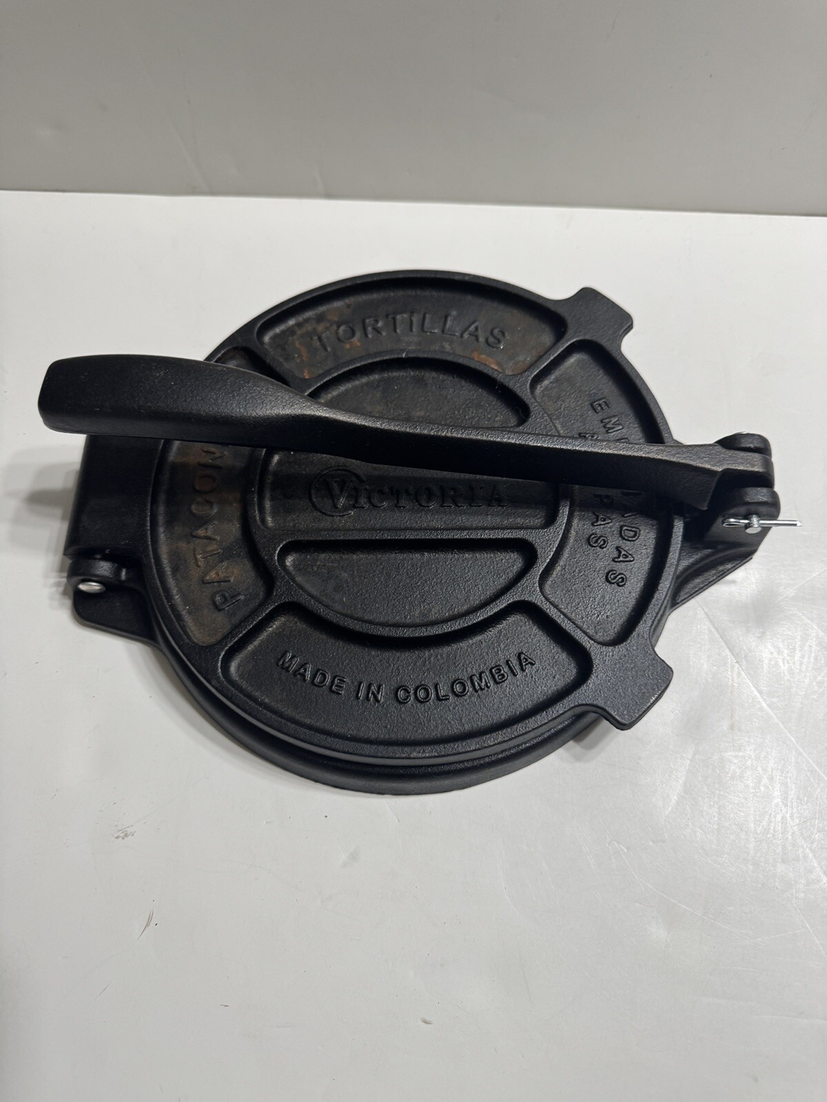 Victoria Cast Iron Tortilla Empanadas Arepas Pataconera Maker Pan Columbia