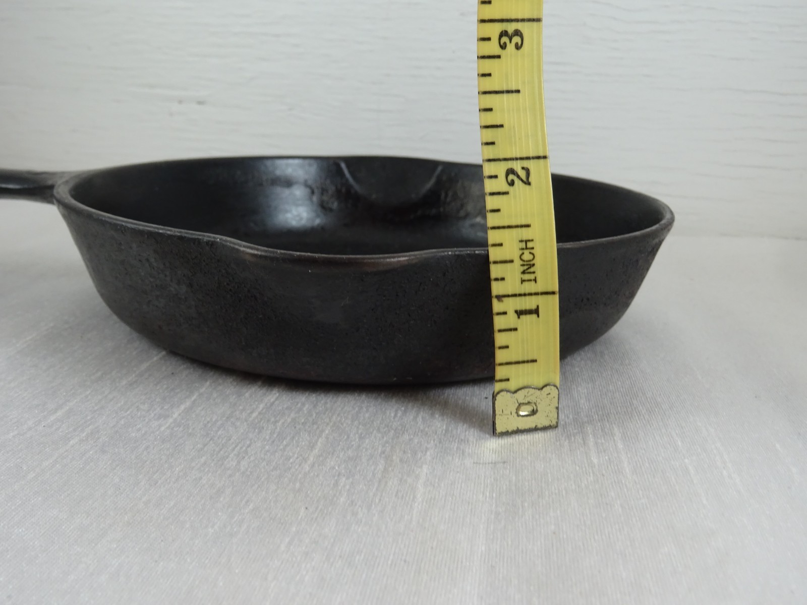 Vintage Griswold USA 3 Cast Iron Skillet Frying Pan 7″