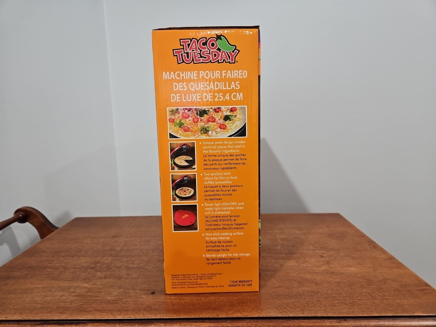 Taco Tuesday Quesadilla Maker Red 10″ Non-Stick Extra Stuffing Latch 6-Wedges