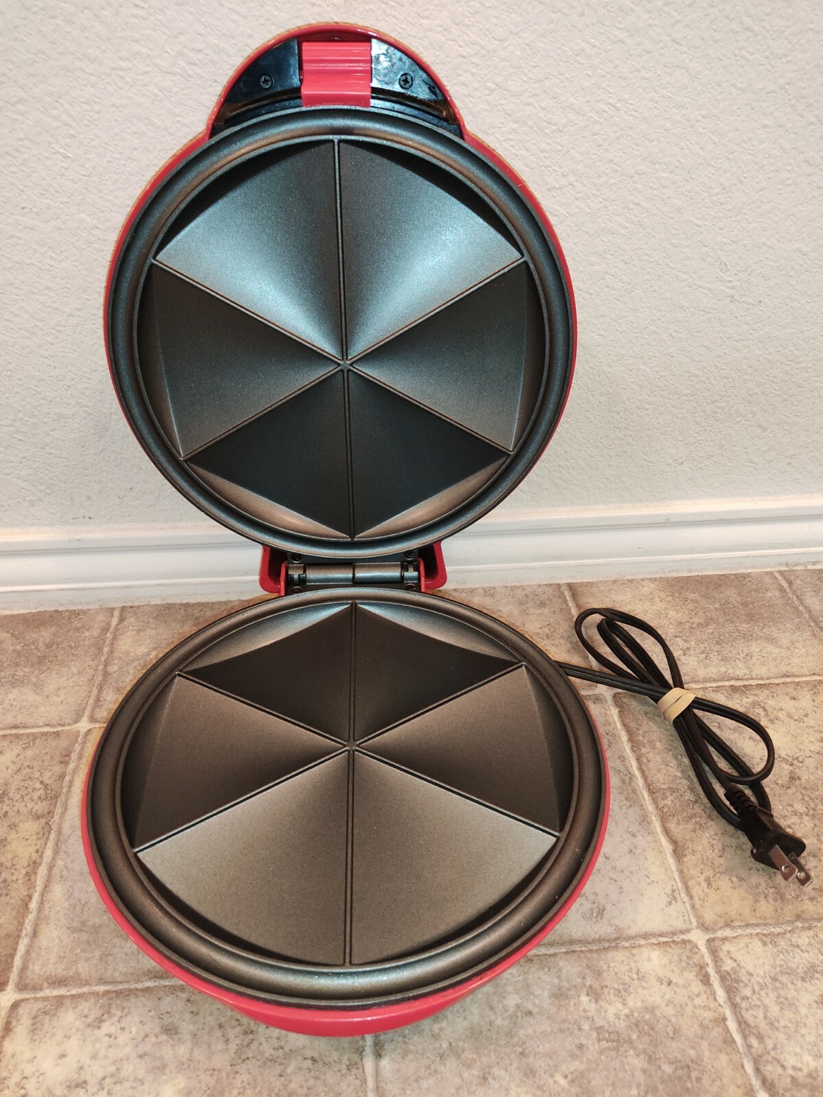 Ambiano Electric Non-Stick Easy Clean Quesadilla Maker Red Skid Resisting Feet