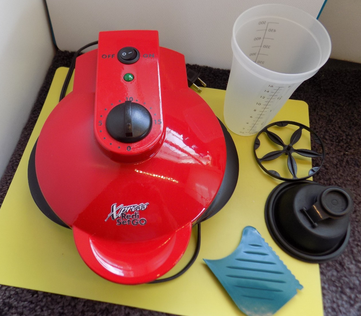 Xpress Cooker Redi Set Go Non Stick Electric Grill + Tupperware Quick Shake